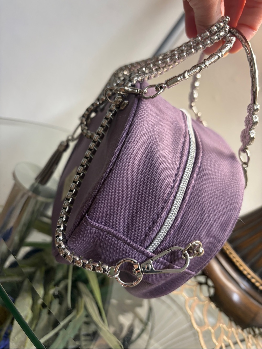 Gucci Beauty Lavender Oval Crossbody Bag - Picture 7 of 10